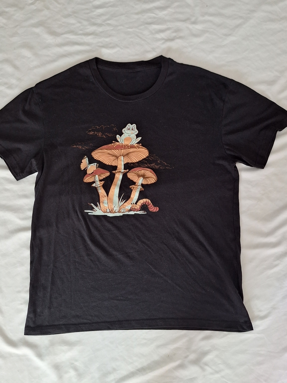 Black Frog Butterly Mushroom T-Shirt No Tags